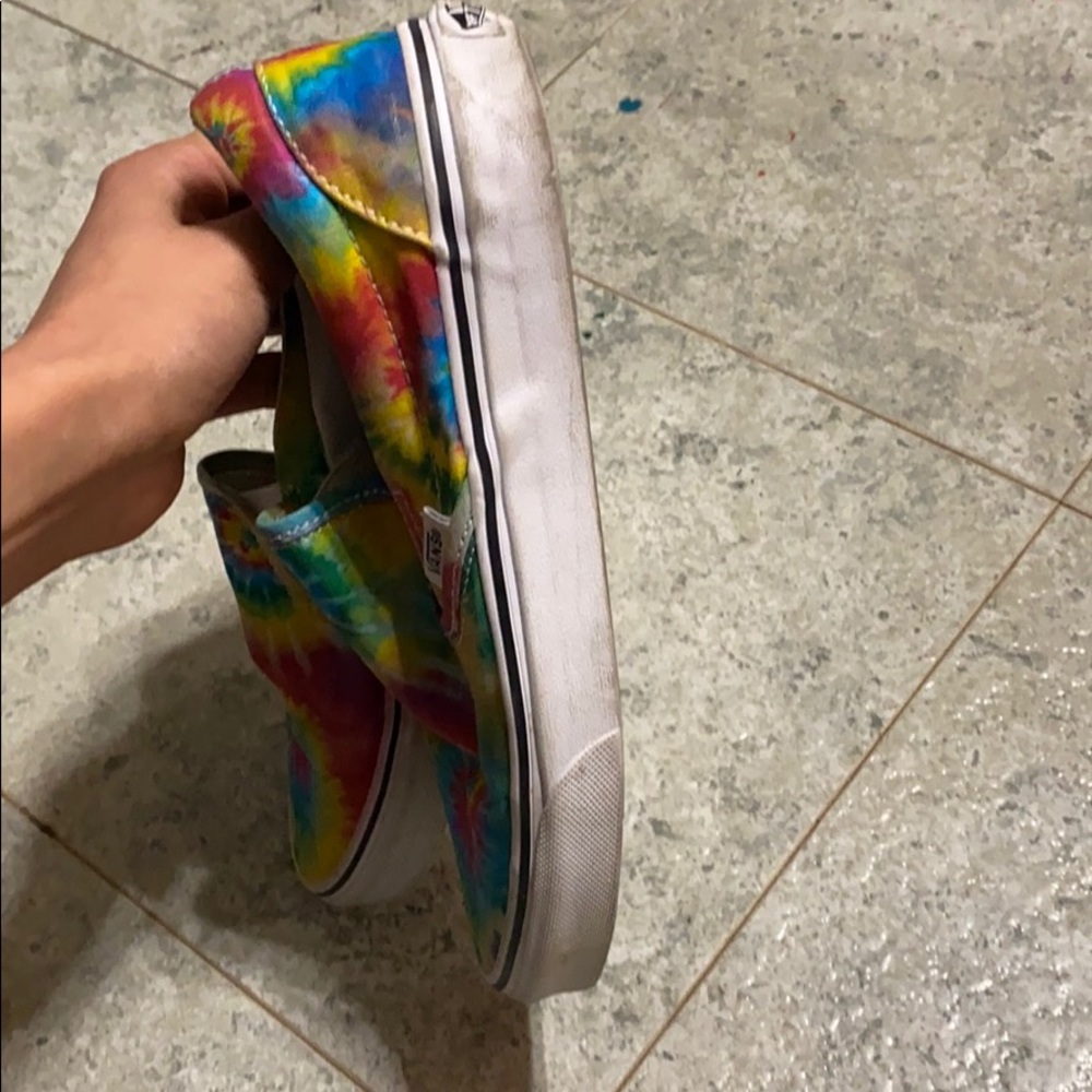 shoes - Picture 2 of 6